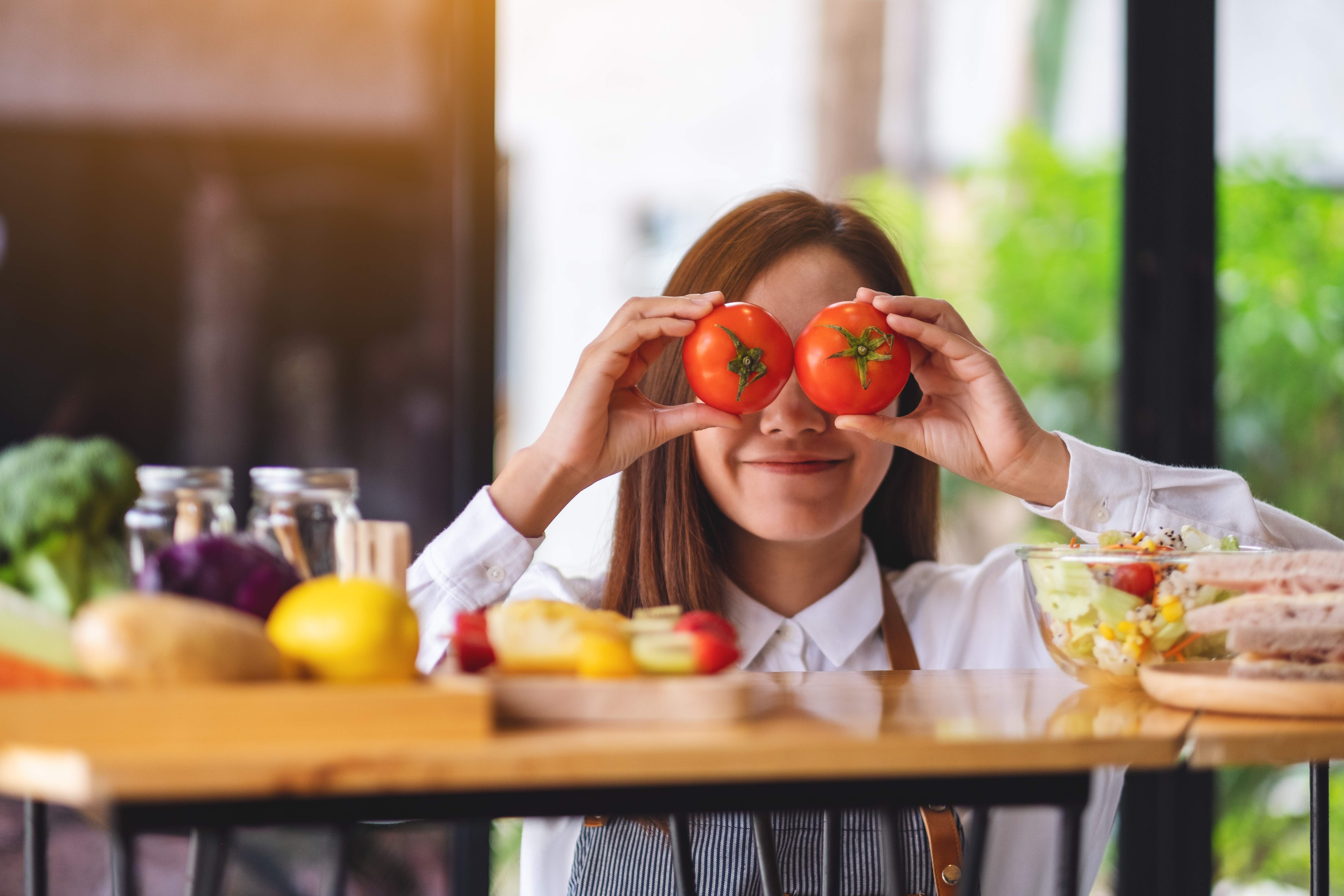 L’impact de l’alimentation sur la santé de votre vue : ce que vous devez savoir