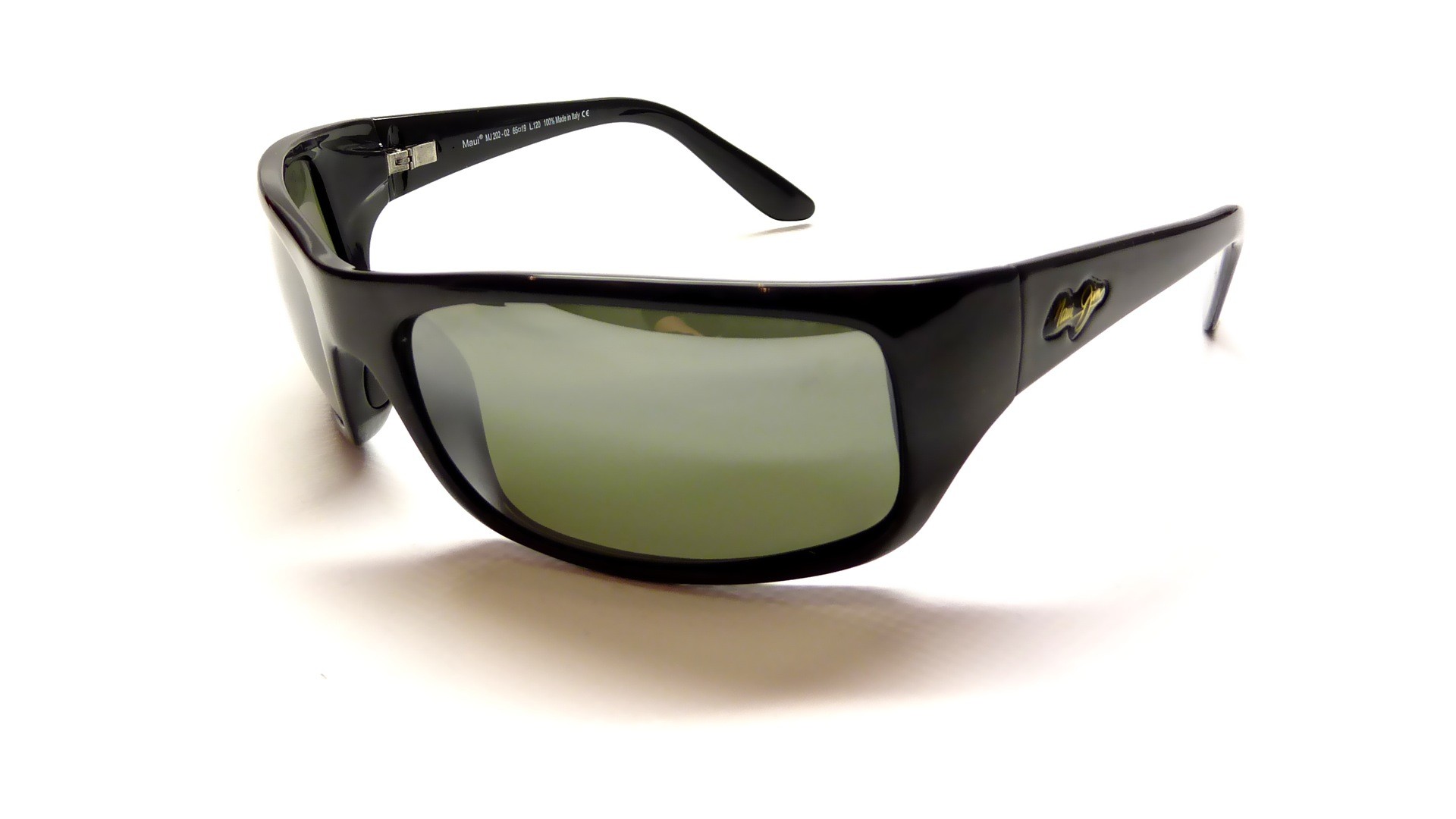 Maui Jim Peahi zwart met PolarizedPlus2 lenzen in hoge definitie